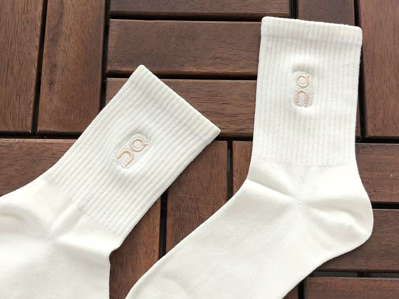 On Ru I G Socks 6
