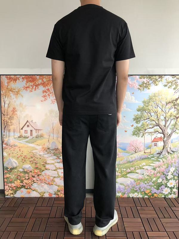 B L Ia A T-shirt · 4