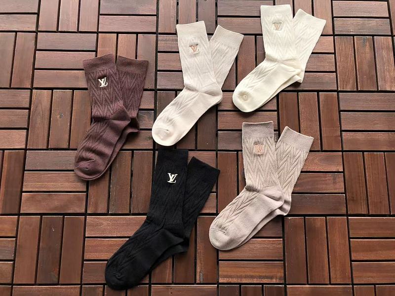 L Socks · 3