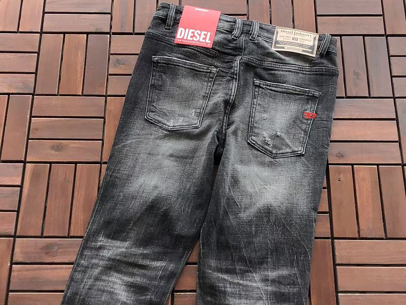 D E E Jeans · 5