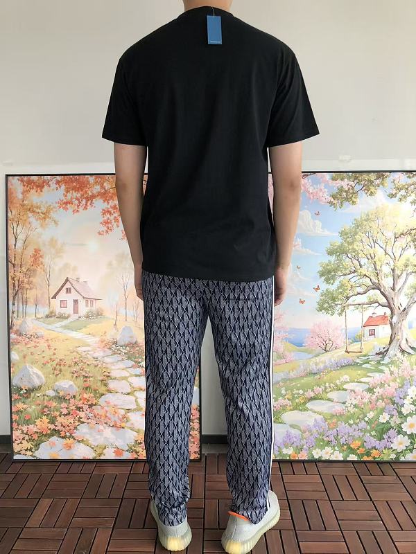 Undefeated T-shirt · 5