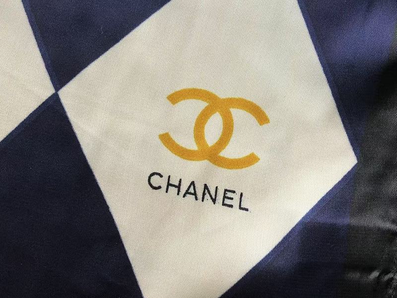 C A E Scarf · 6