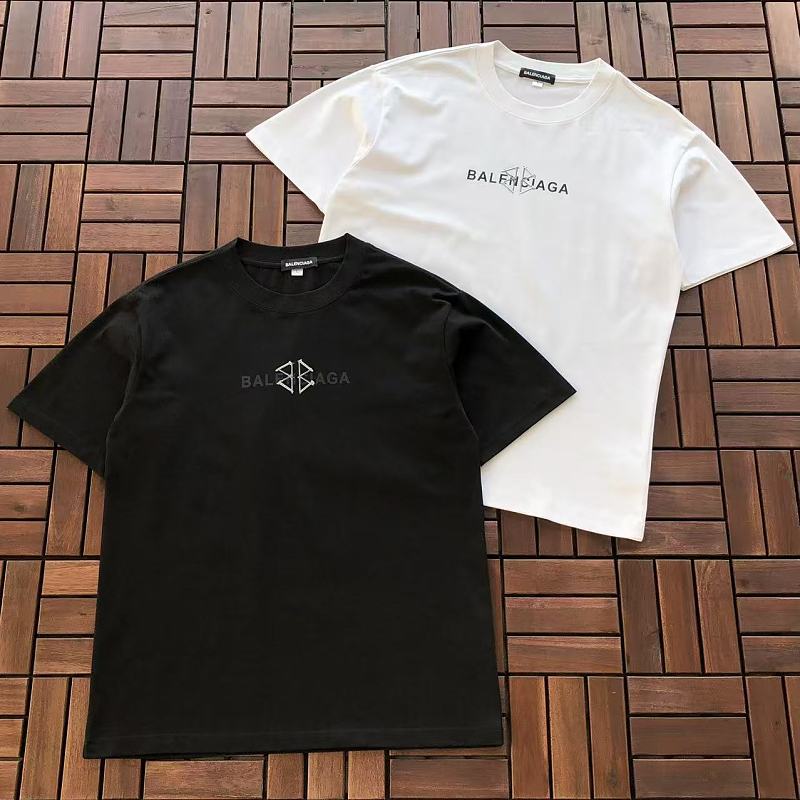 B L Ia A T-shirt · 5