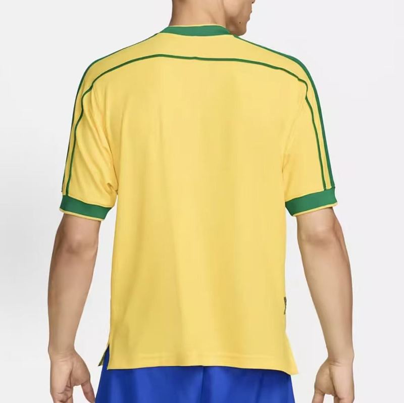 Football T-shirt · 4