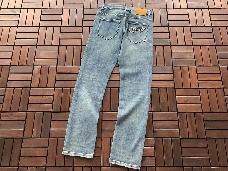 L Jeans · 4