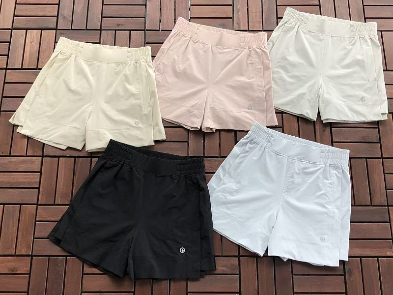 L Ul M N Shorts Woman · 5