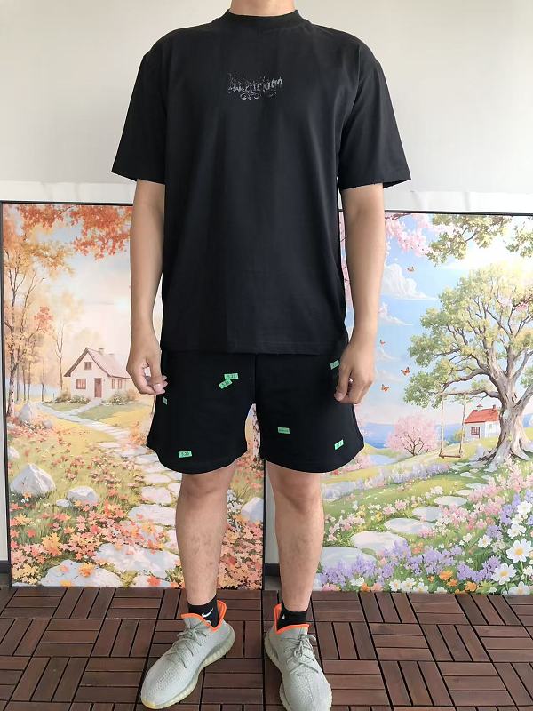 B L Ia A T-shirt · 3
