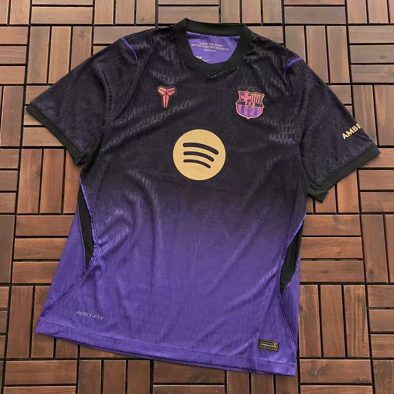 Football T-shirt · 4