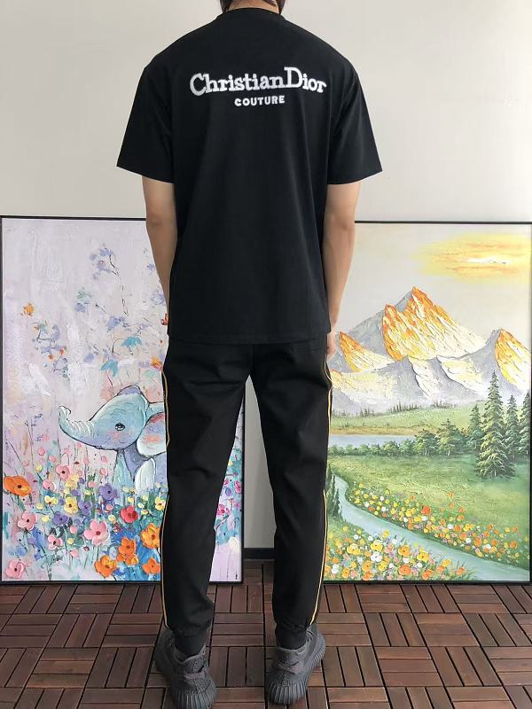 D O T-shirt · 4