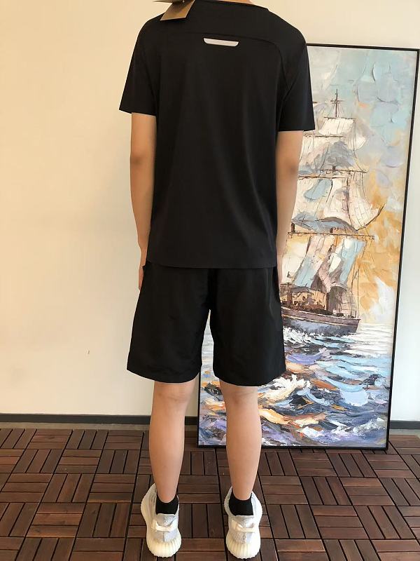 On Ru I G T-shirt 4