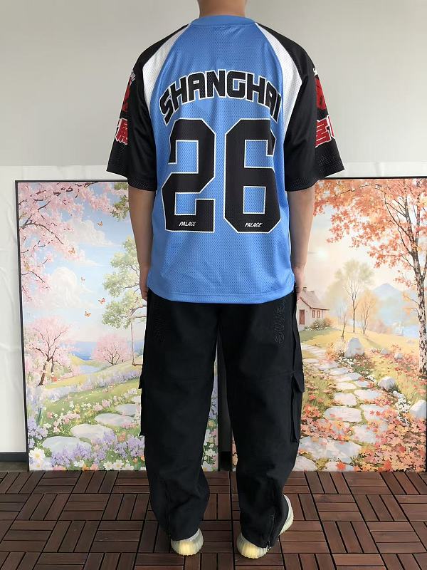 P La E T-shirt · 4