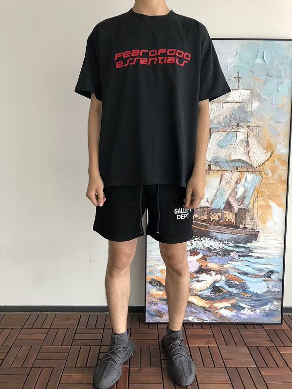 Essentials T-shirt 8