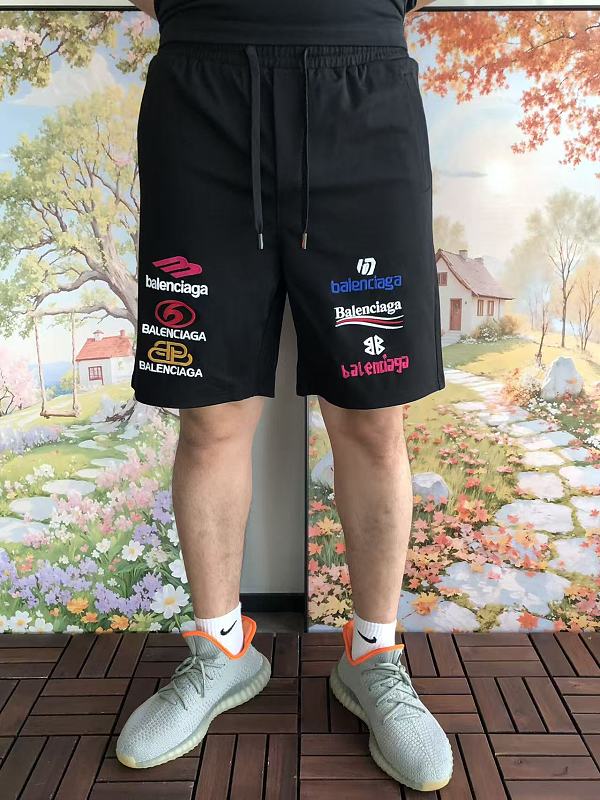B L Ia A Shorts · 4