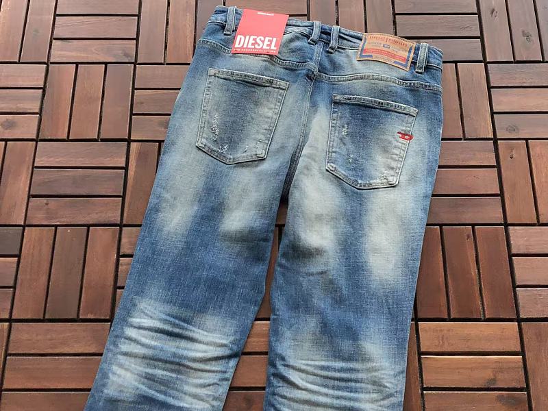 D E E Jeans · 5