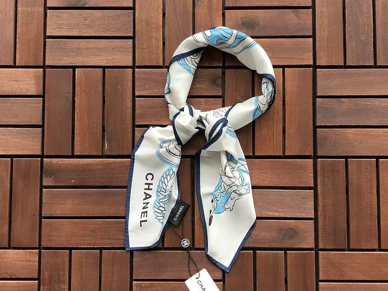 C A E Scarf · 4