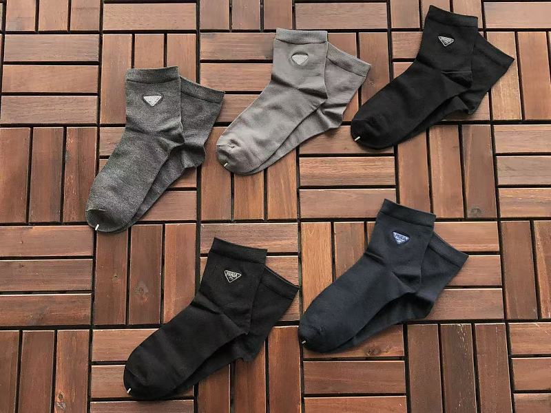 P A A Socks · 3