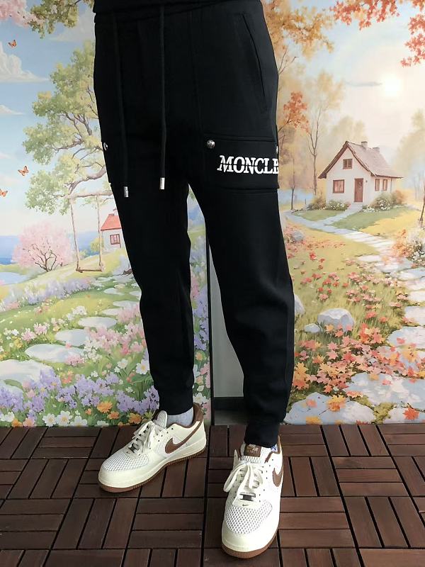 M R Trousers · 3