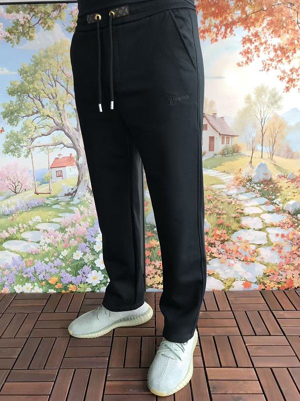 L Trousers · 3