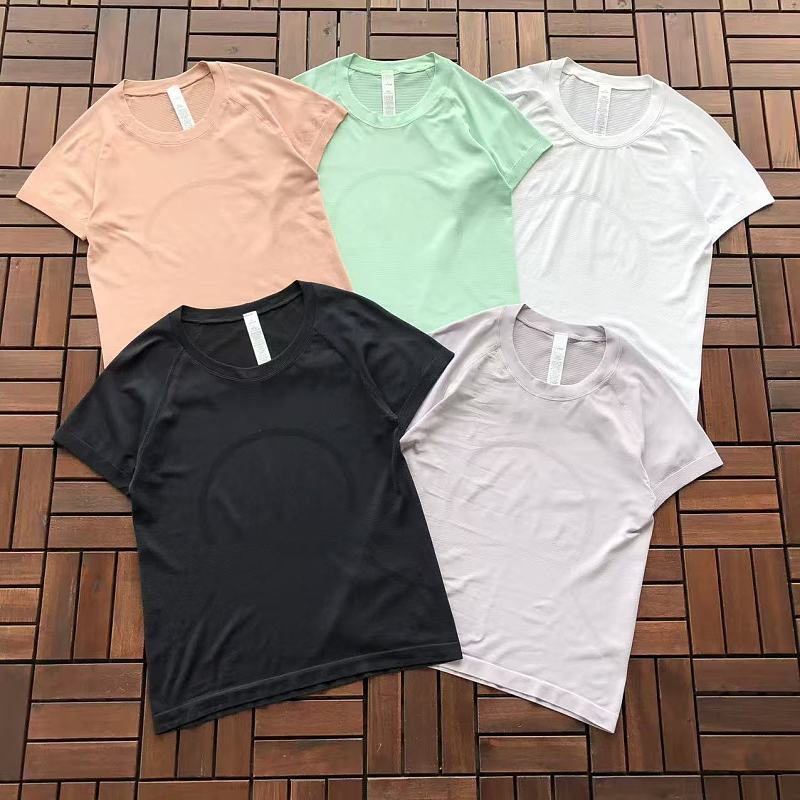 L Ul M N T-shirt Woman · 4