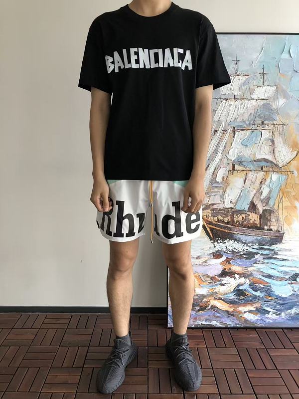 B L Ia A T-shirt · 6