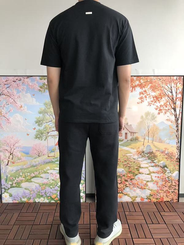L Ul M N T-shirt · 4