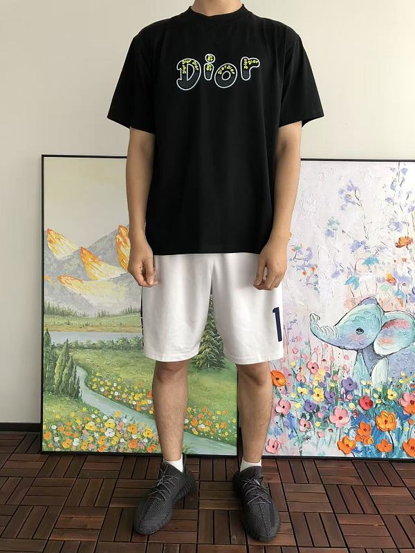 D O T-shirt · 3