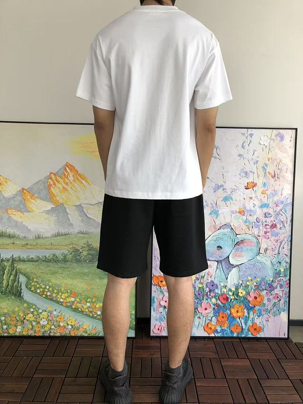 K T T-shirt · 4