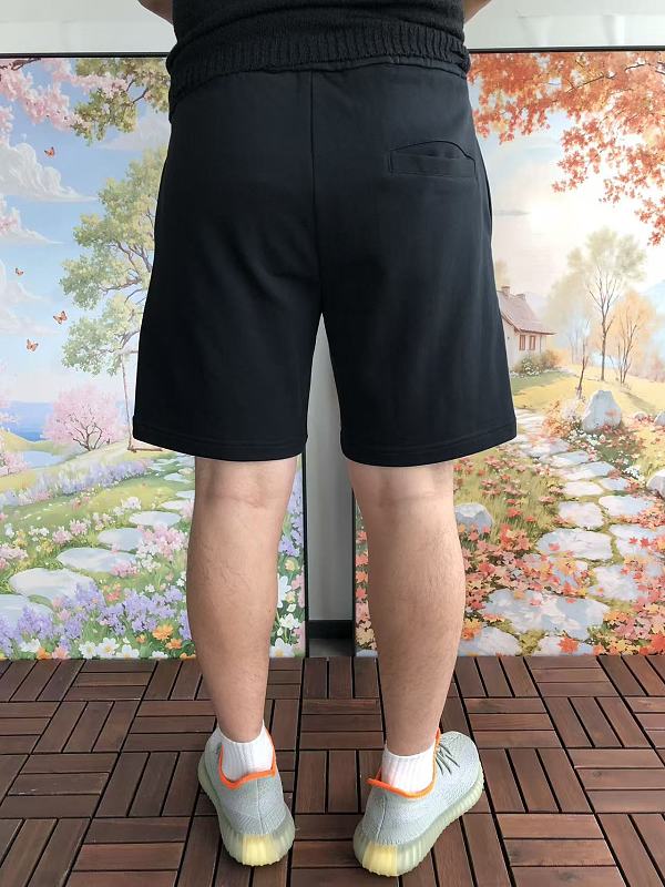 M R Shorts · 4