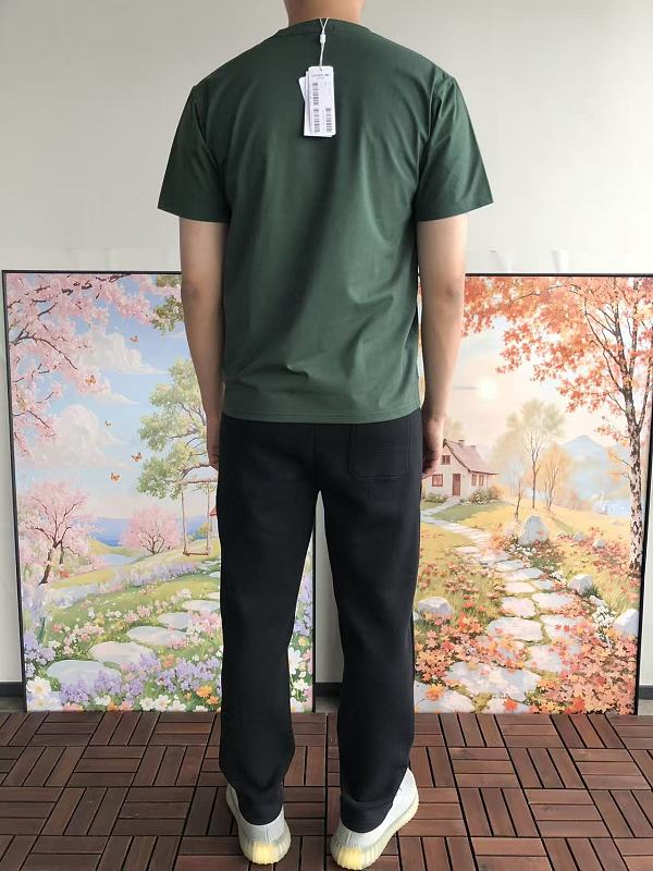 L C St T-shirt · 4