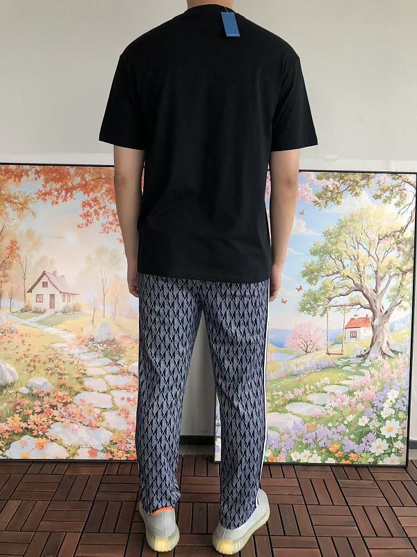 Undefeated T-shirt · 4