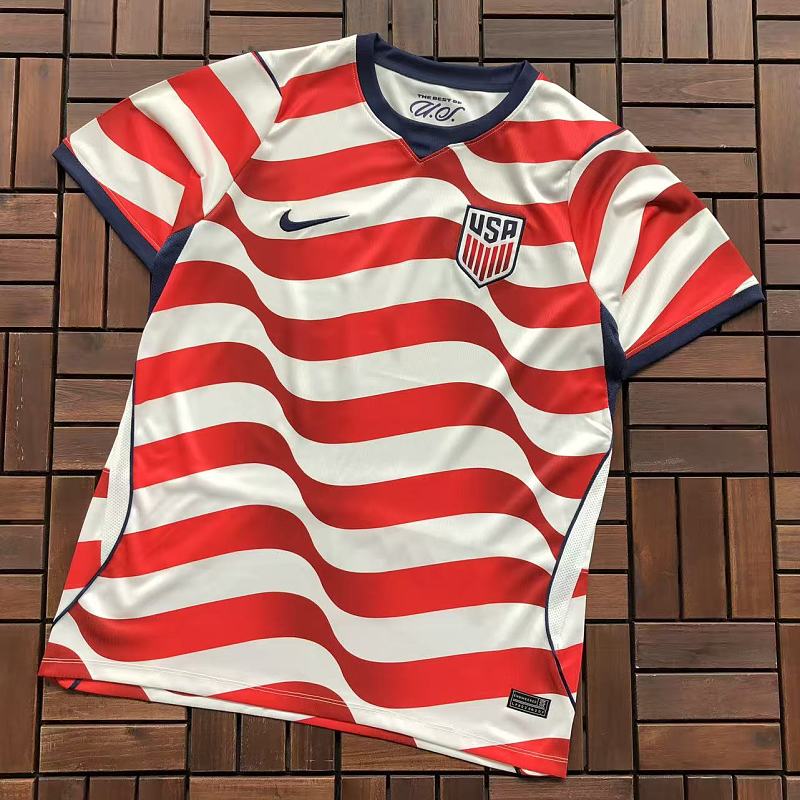 Football T-shirt · 4