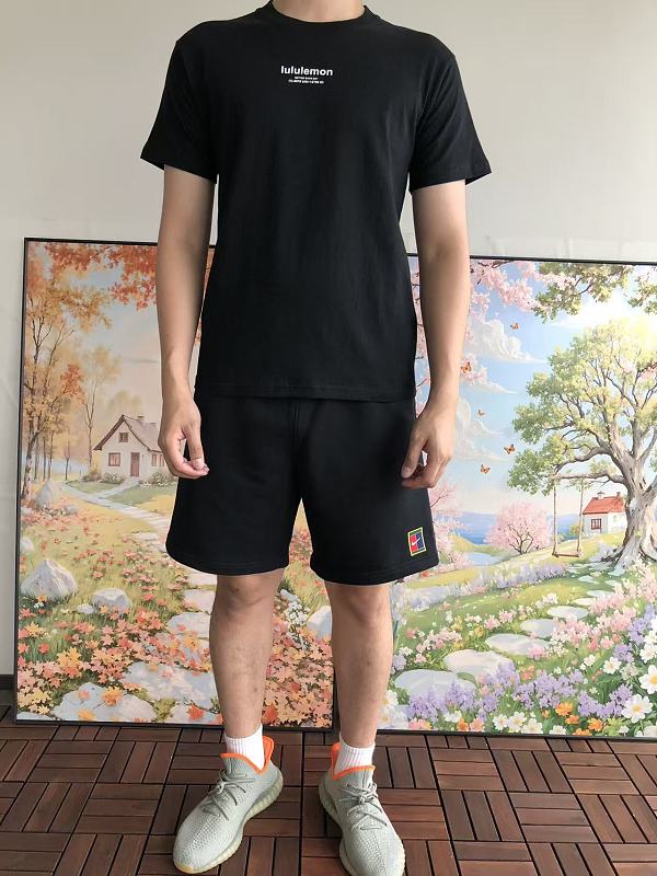 L Ul M N T-shirt · 3