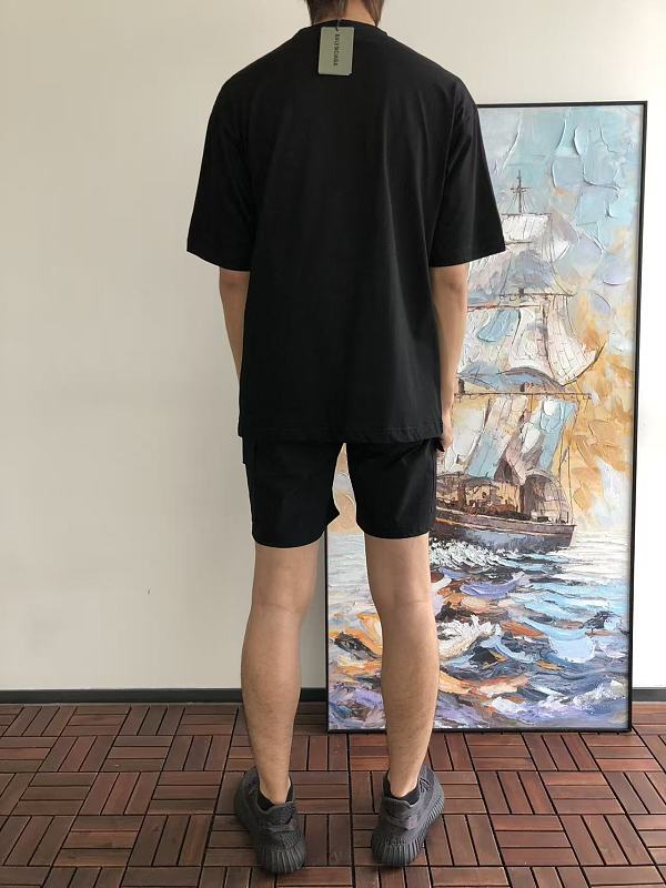 B L Ia A T-shirt · 6