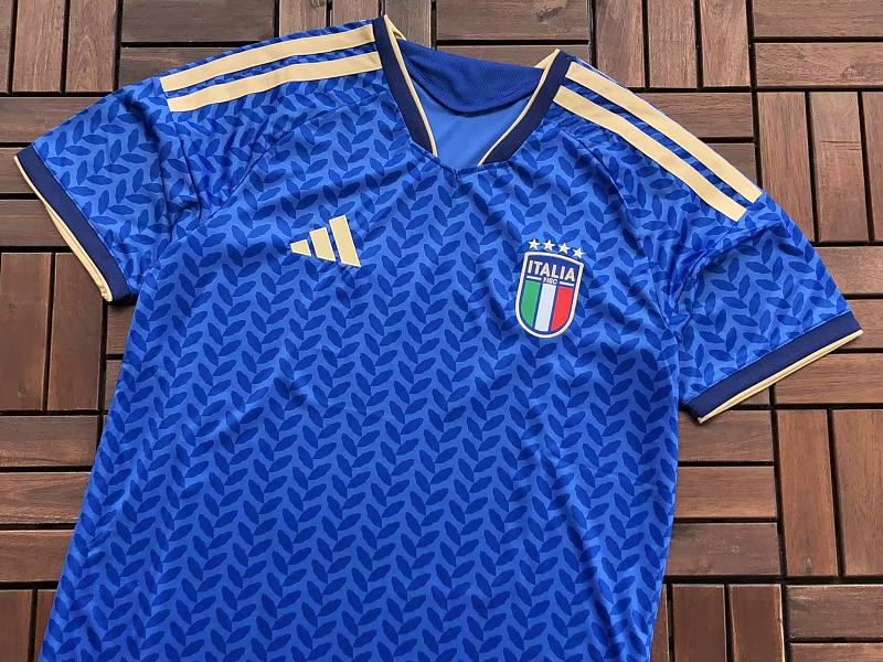 Football T-shirt · 6