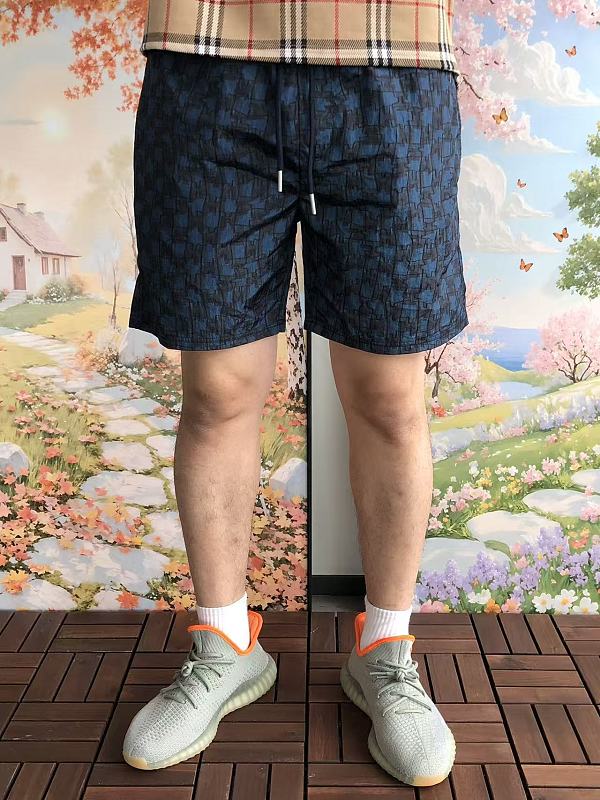 H R E Shorts · 3