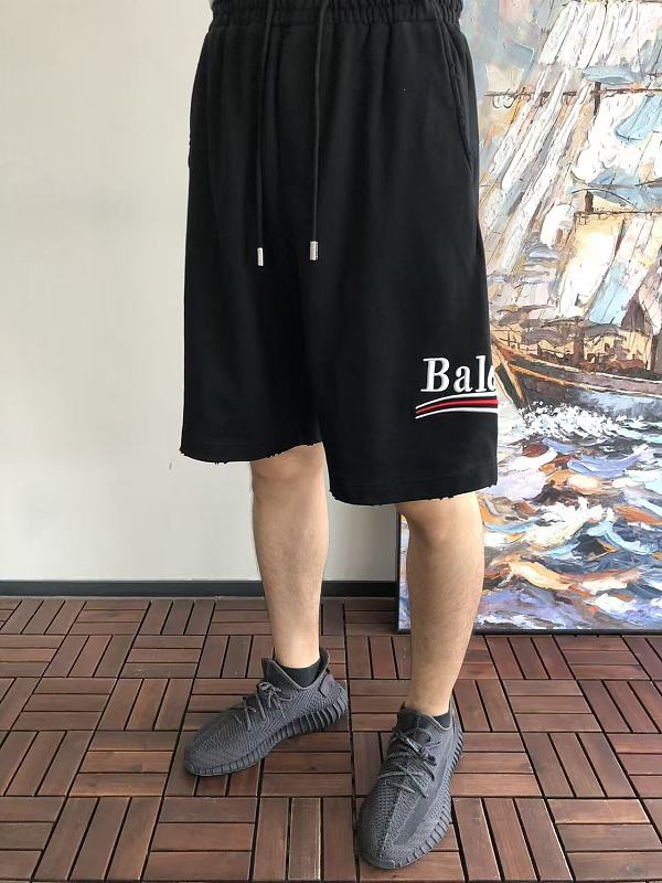 B L Ia A Shorts · 3