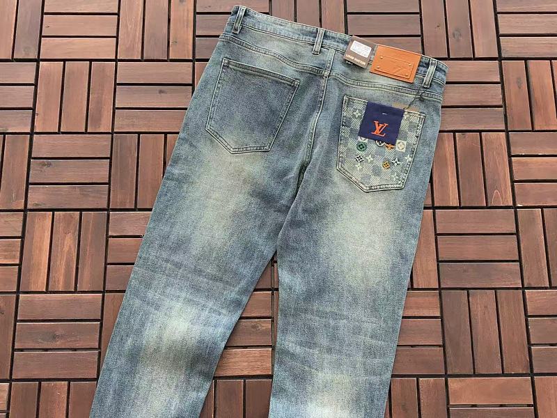 L Jeans · 6