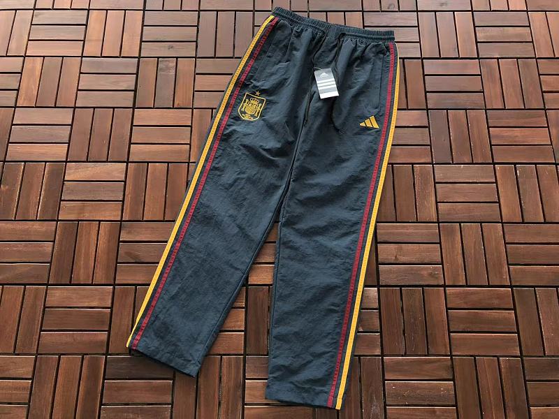 Di As Trousers · 4