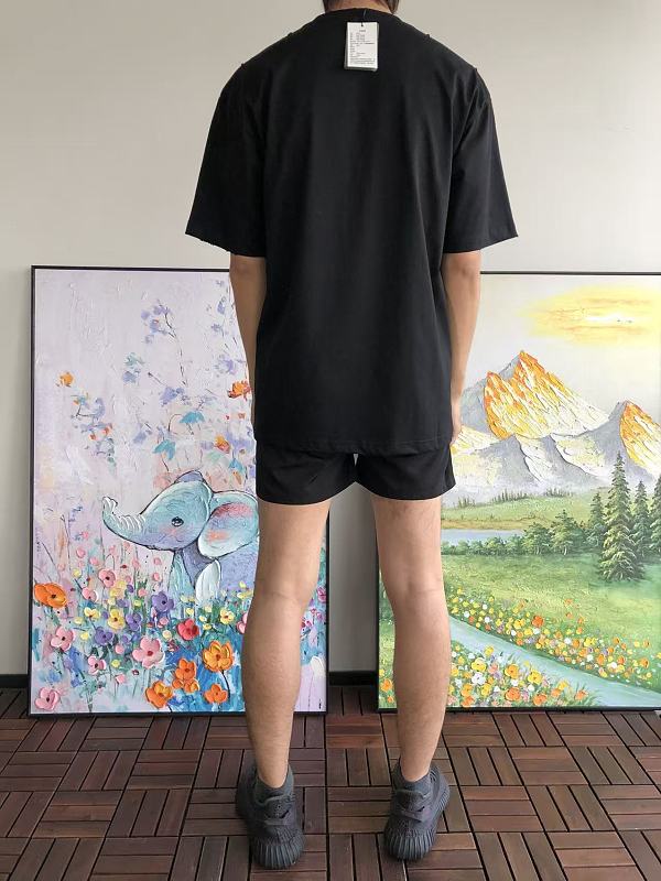 B L Ia A T-shirt · 4