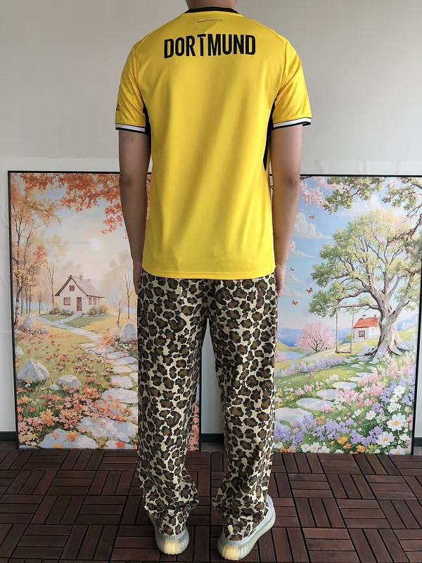 Football T-shirt · 3