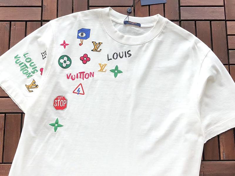 L T-shirt 9