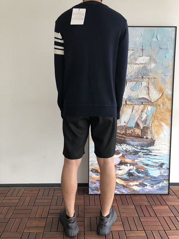 M R Sweater · 6