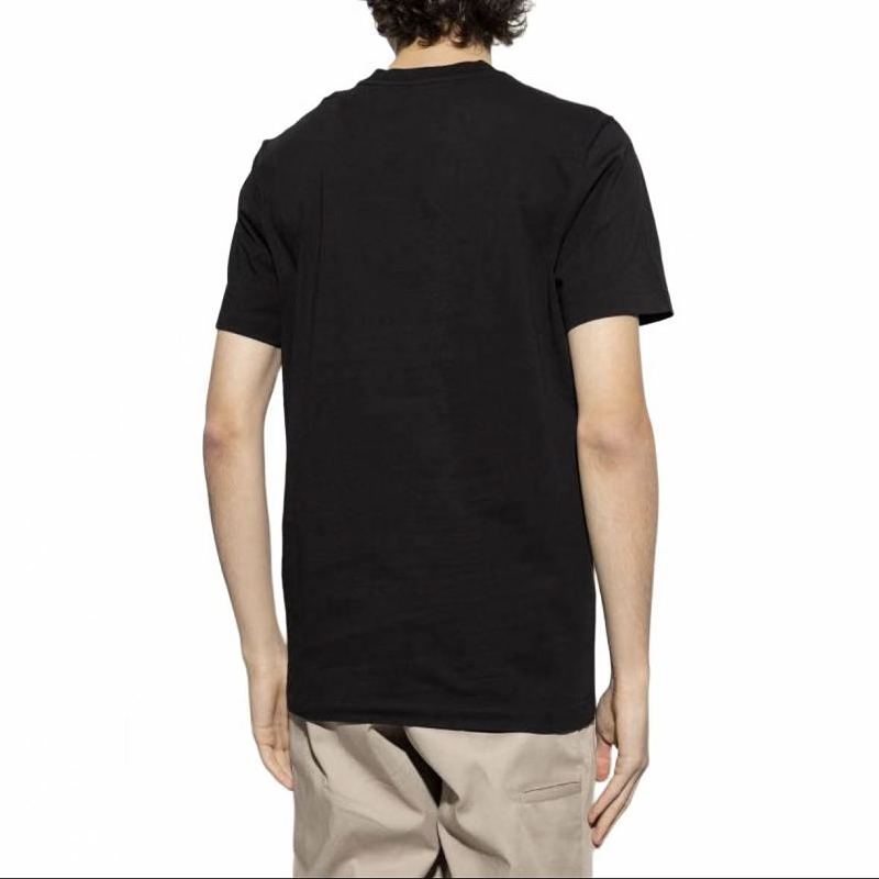 M R T-shirt · 3