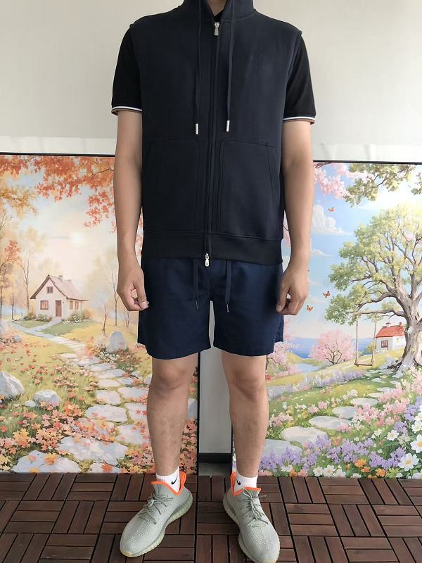 Br N L O C Ci L I Vest · 3