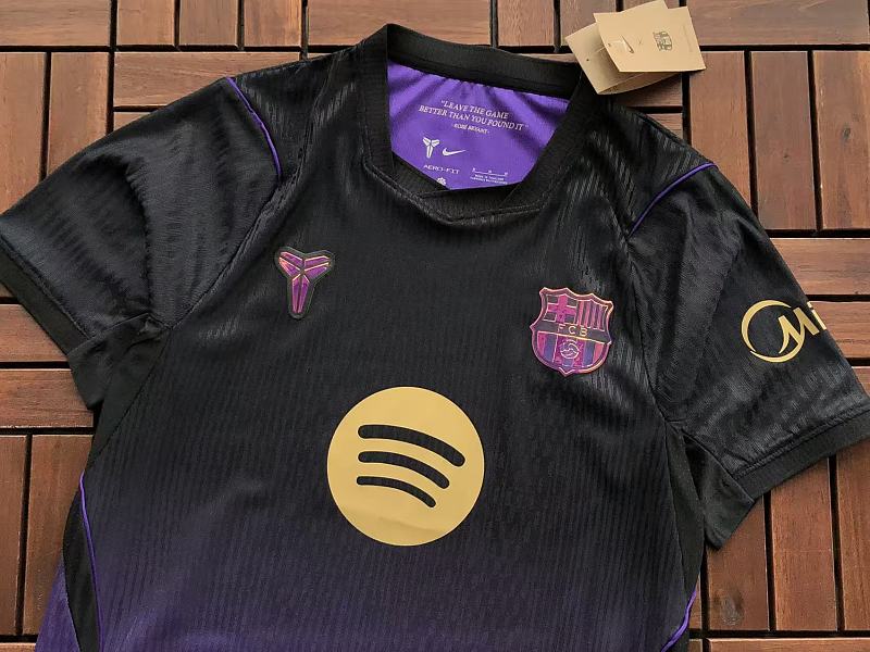 Football T-shirt · 6
