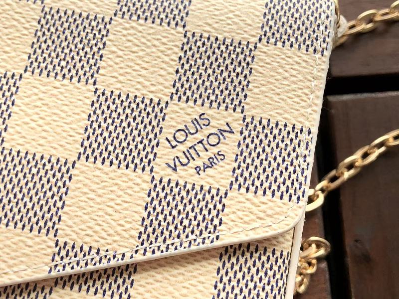 L Bag · 5