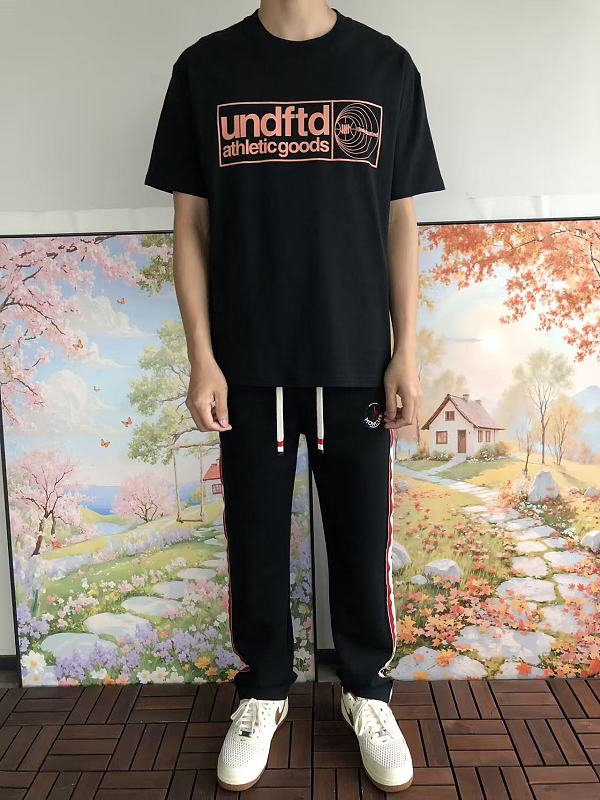 Undefeated T-shirt · 3