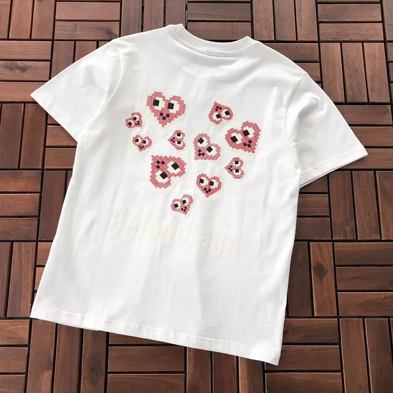 B L Ia A T-shirt · 5