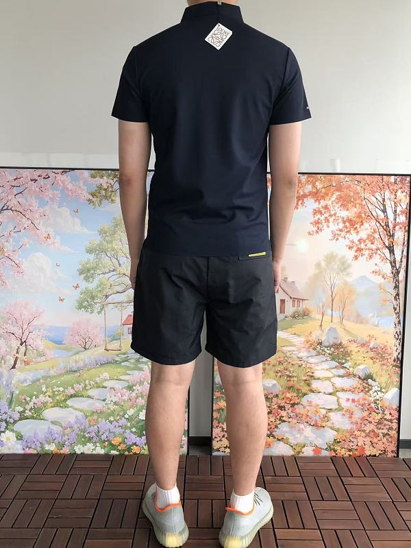 L E T-shirt · 4