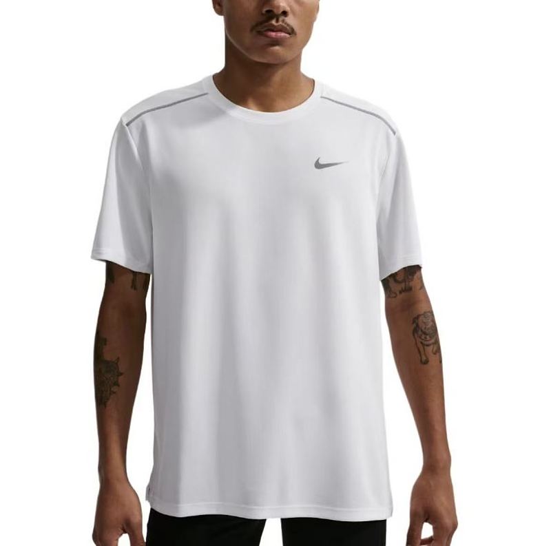 Nike T-shirt · 3